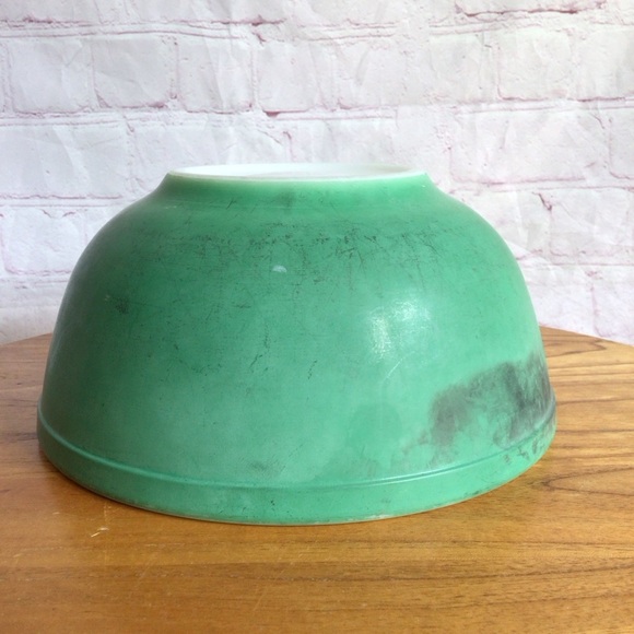 Vintage 1940’s Pyrex 403 Green Mixing Bowl - 2 1/2 Quart - Picture 6 of 8